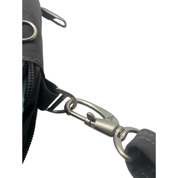 Travelon Anti-Theft Classic Travel Cross Body Bag - Picture 8 of 10